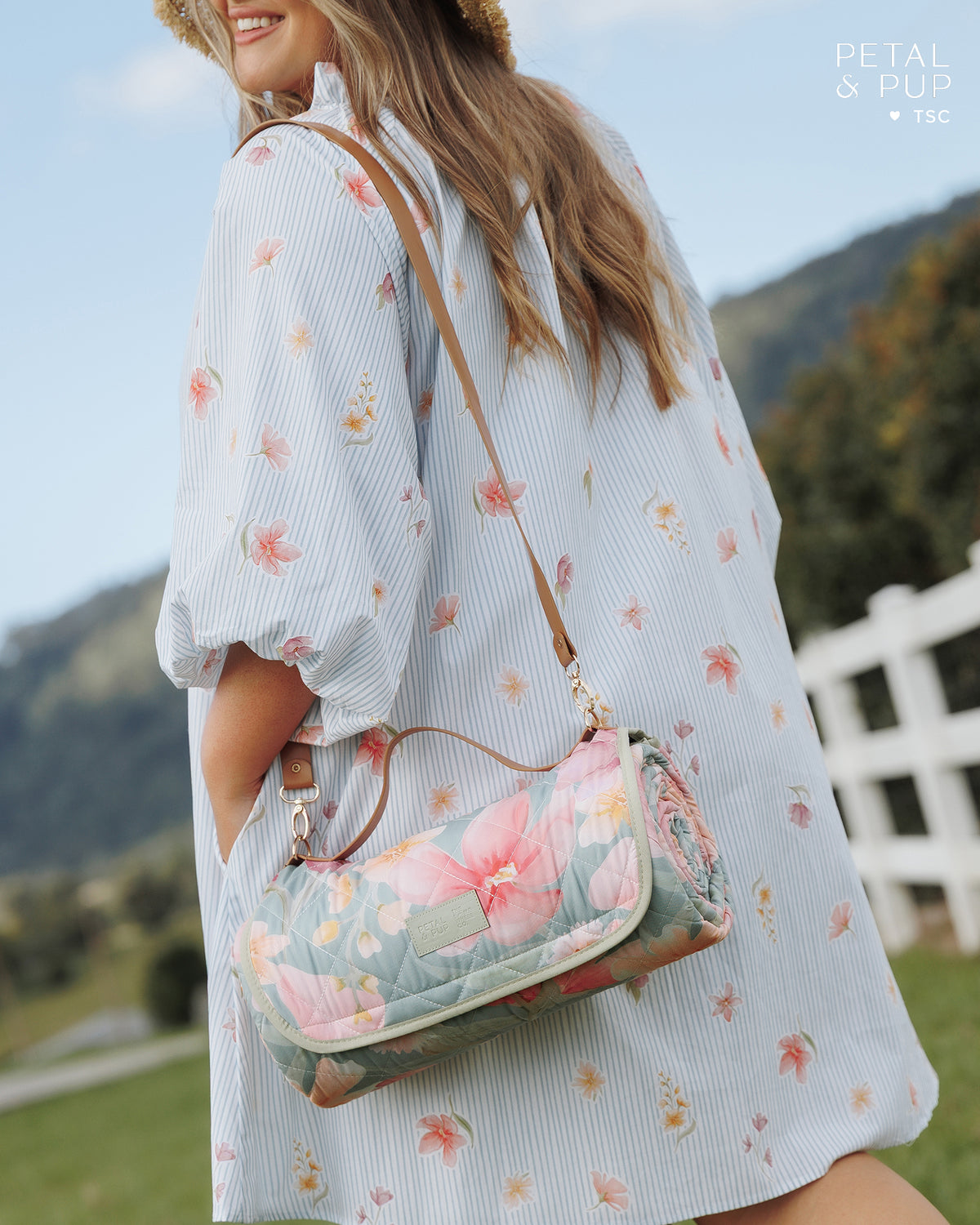 The Somewhere Co. The Gatherer - Picnic Blanket - Sage Wildflowers